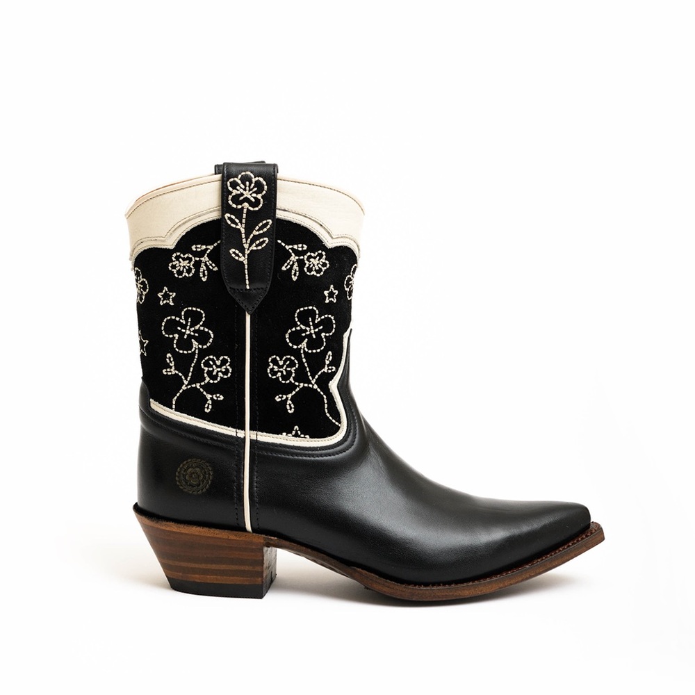 ISO DO NOT BUY Ranch Road Scarlet Pansy Boots